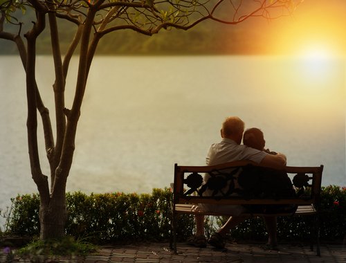 Elderly couple experiencing Sundowner’s Syndrome.